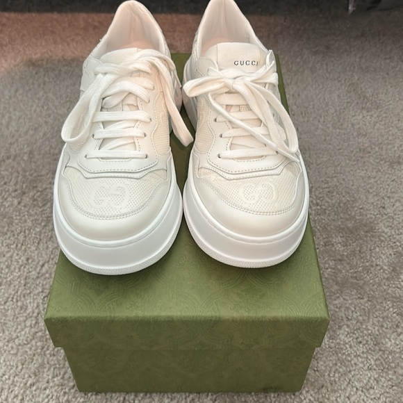 Gucci sneaker worn once. New/used - Picture 4 of 7